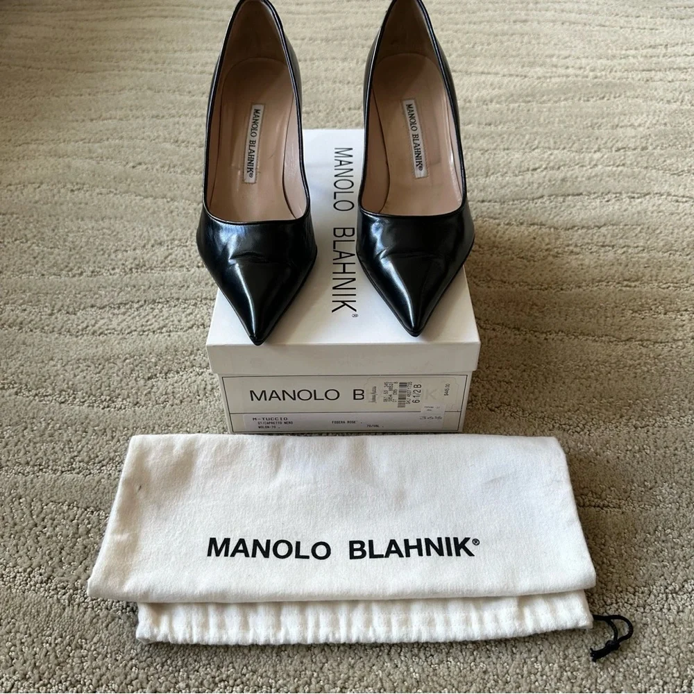 Manolo Blahnik Tuccio Autographed Black Pointy Toe Pumps 70mm Heel Sz IT 36.5